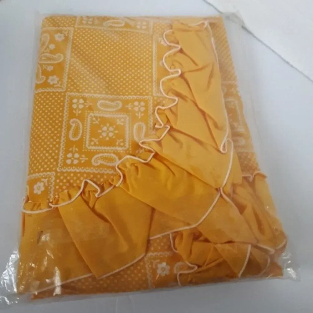 Vintage Tablecloth 52 x 70 Yellow Circles 6 Seats